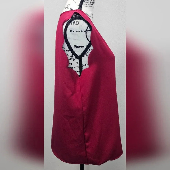 EMERY ROSE Solid Scallop Trim Sleeveless Polyester Blouse Burgundy Size XL NWT - Picture 4 of 11